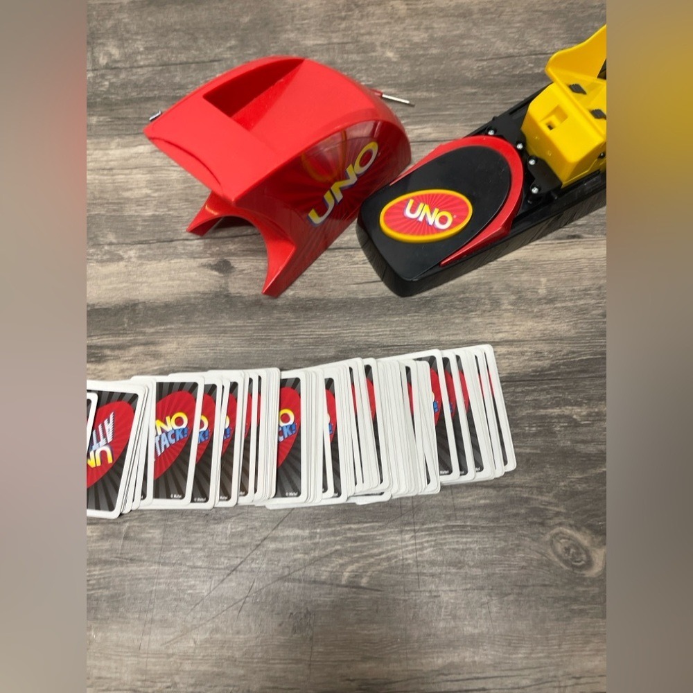 Mattel Uno Attack Card Game Motorized Launcher and Cards Red Black Good